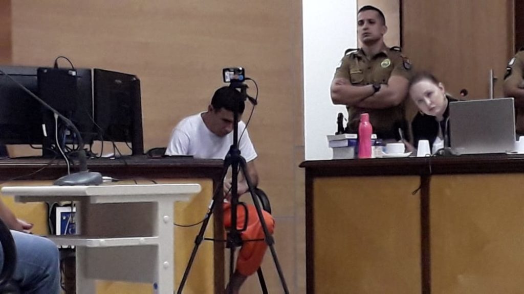 Homem é julgado por matar companheira que se negou a desbloquear celular