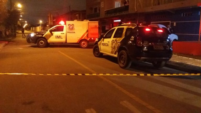Empresário é assassinado dentro de carro na frente da filha de nove anos