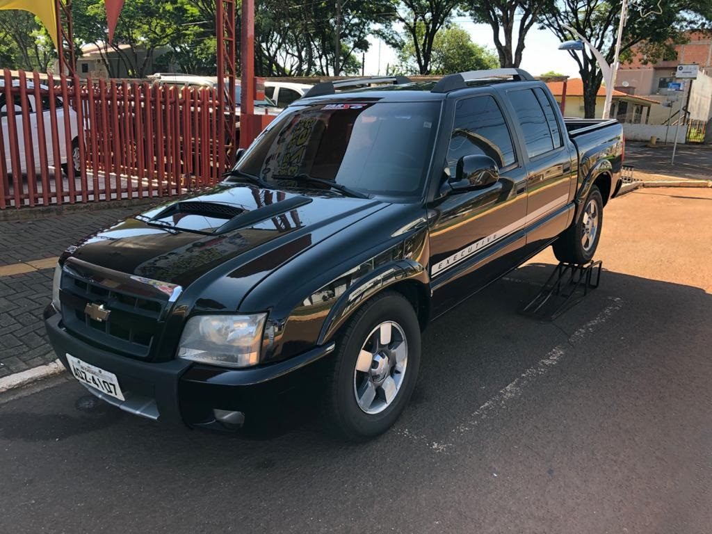 S-10 com placas de Cascavel é furtada dentro de garagem de veículos, em Cafelândia