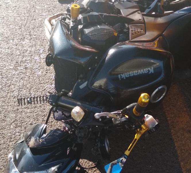 Moto é partida ao meio após acidente na Avenida Minas Gerais em Apucarana