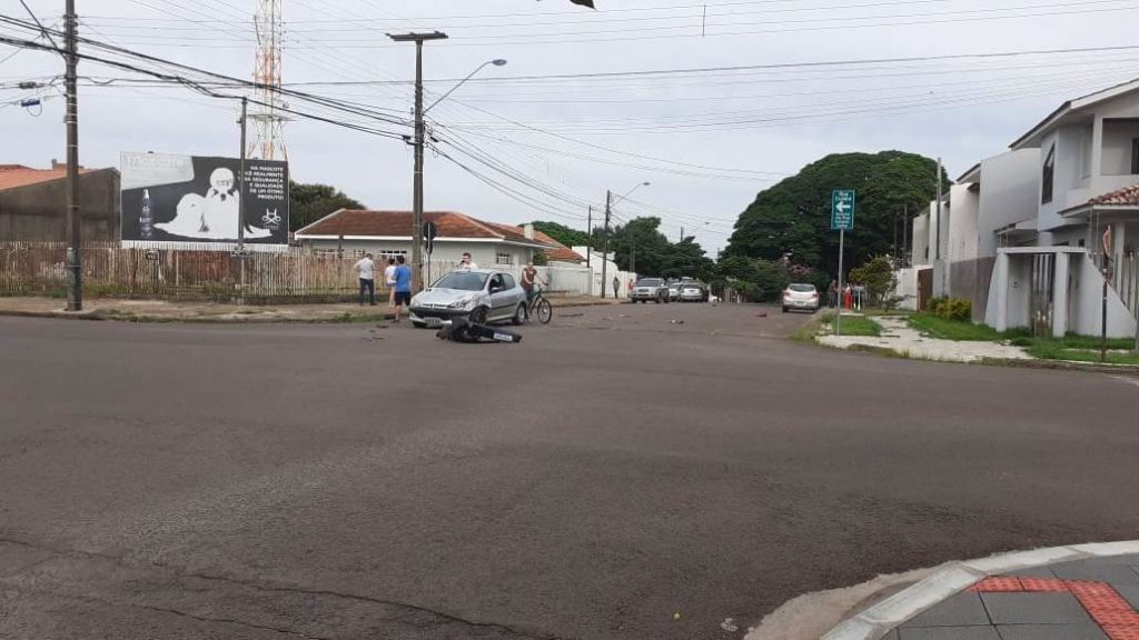 Veículos se envolvem em colisão no Bairro Maria Luíza