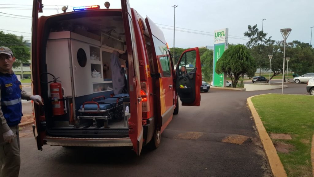 Procurado pela Justiça foge de abordagem da Denarc, capota furgão em estrada rural e fica ferido