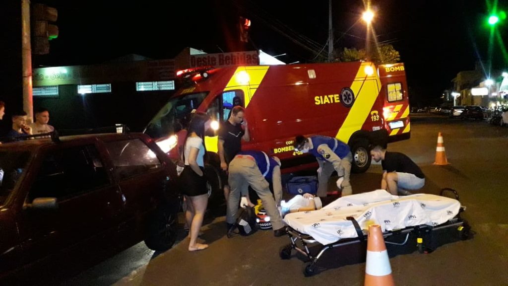 Colisão de trânsito deixa mulher ferida no Bairro Parque São Paulo