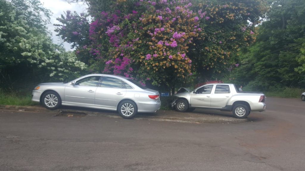 Acidente é registrado na Rua Londrina, esquina com a Rua Pedro Ivo