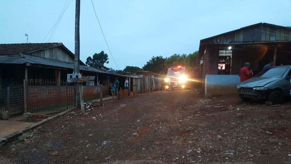 Gestante de oito meses é socorrida ao sofrer queda em banheiro