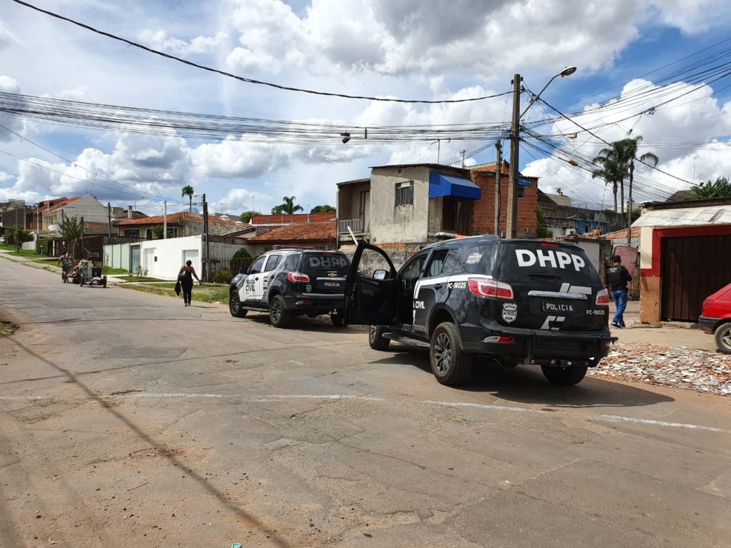 Polícia realiza operação em Curitiba e prende dois suspeitos