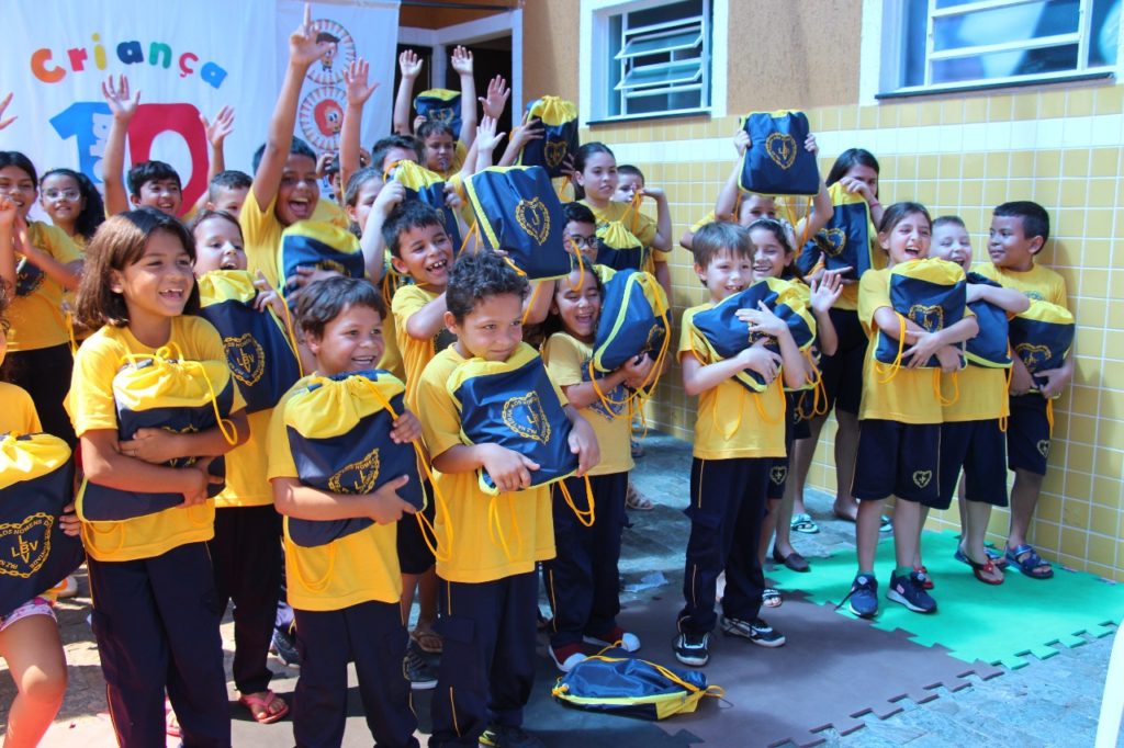 Legião Boa Vontade (LBV) realiza entrega de kits de material escolar Legião Boa Vontade (LBV) realiza entrega de kits de material escolar