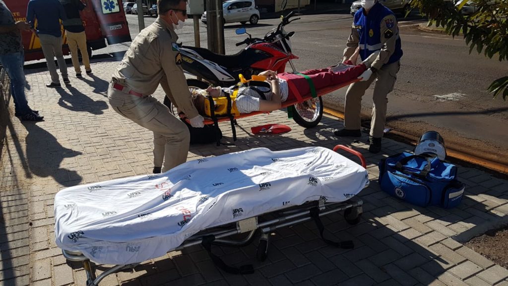 Motociclista fica ferido em acidente no centro de Cascavel