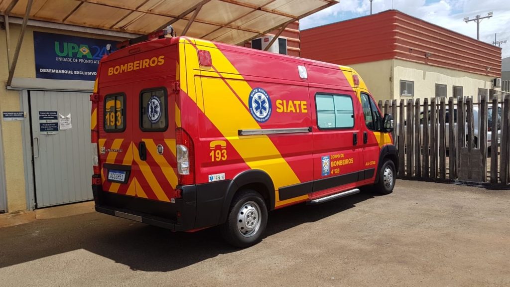 Homem de 54 anos é socorrido após sofrer queda no Bairro Universitário
