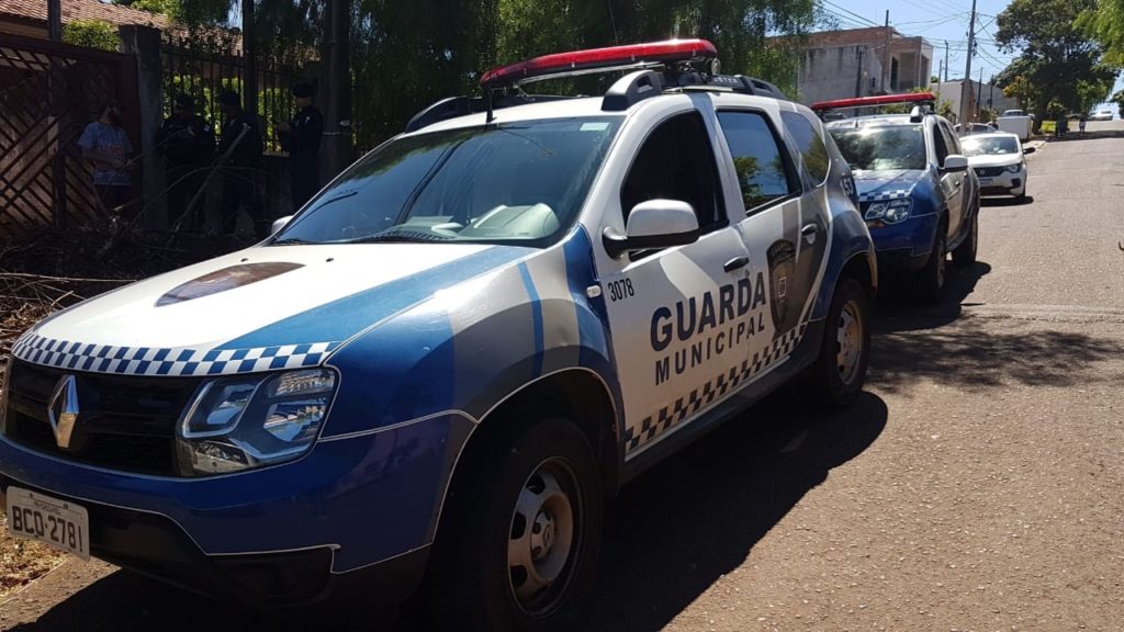 Possível invasão em terreno público mobiliza GM ao Bairro Coqueiral Possível invasão em terreno público mobiliza GM ao Bairro Coqueiral