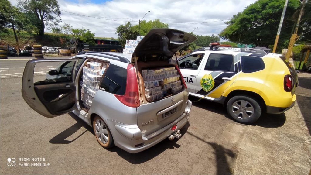 Carro é apreendido com mais de 20 caixas de cigarros em Iguaraçu