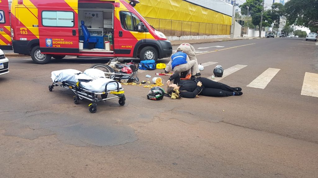 Duas pessoas ficam feridas em acidente no Centro