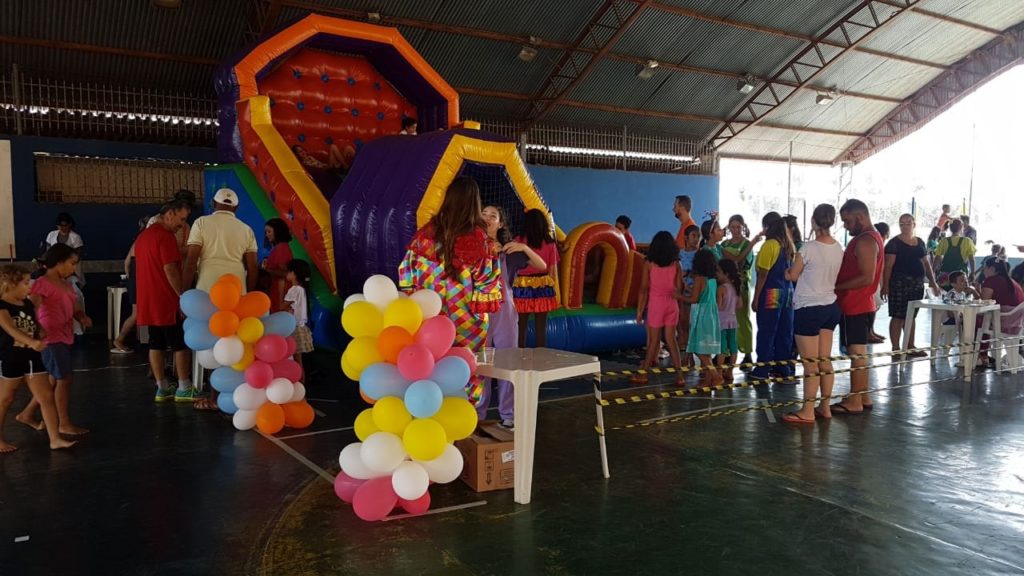 Atividades de recreação estão sendo realizadas no salão comunitário do Bairro Floresta Atividades de recreação estão sendo realizadas no salão comunitário do Bairro Floresta