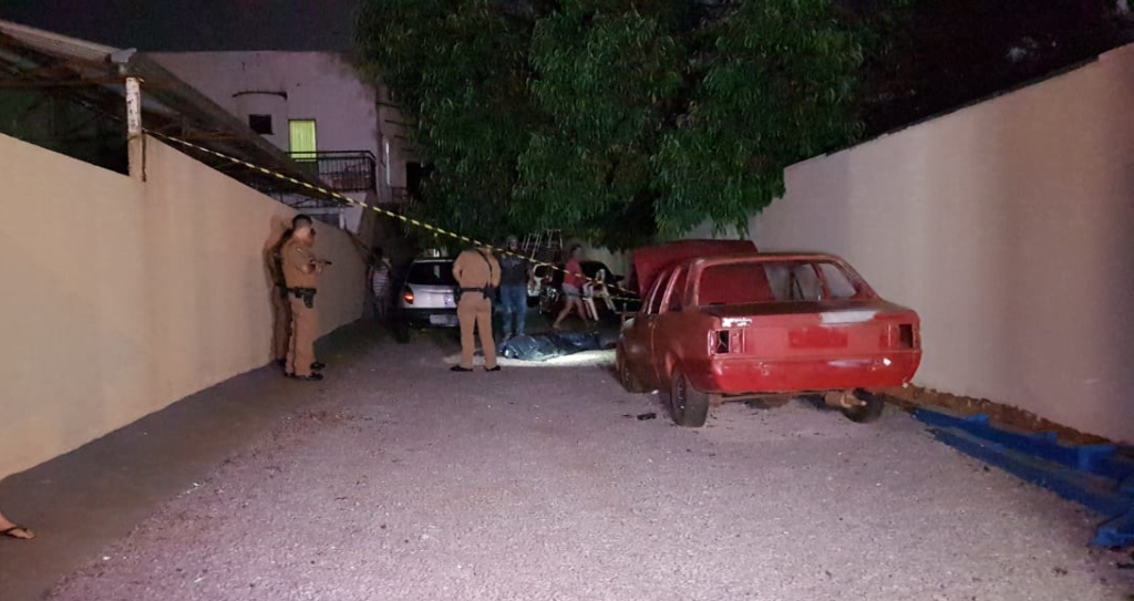 Corpo de homem que foi executado no Santa Cruz permanece no IML