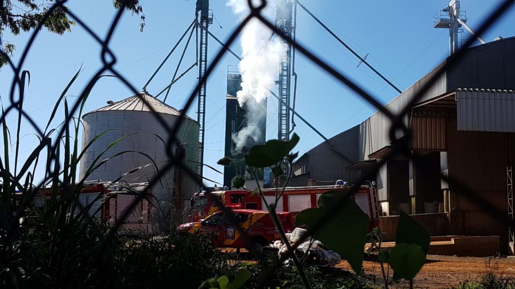 Incêndio em silo mobiliza Bombeiros ao Bairro Santos Dumont