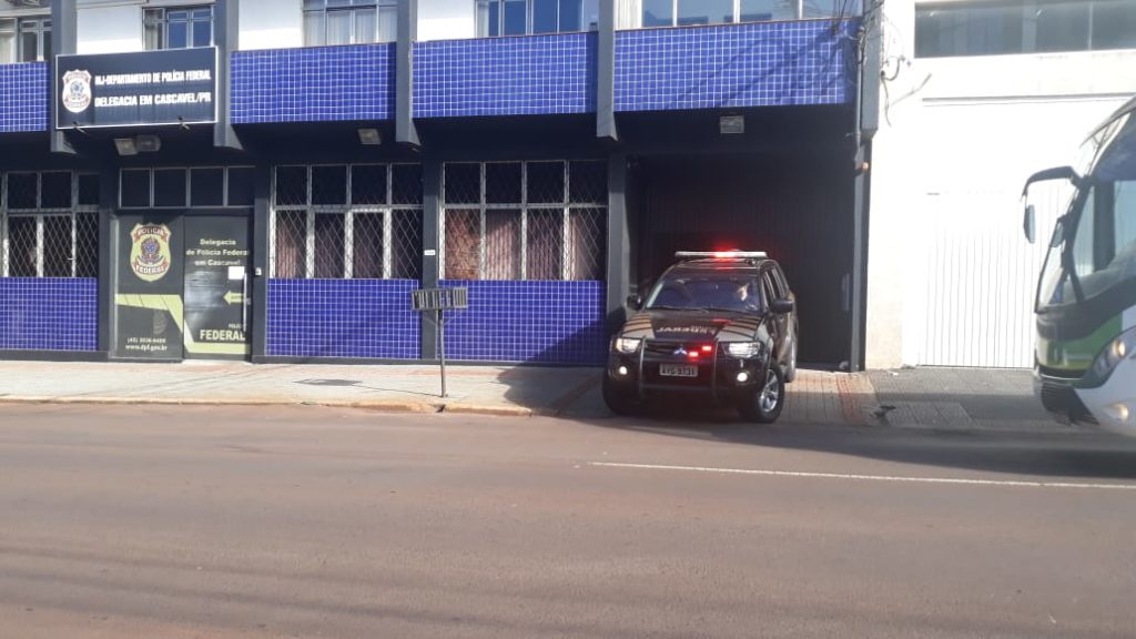 Combate à pedofilia: durante operação, PF apreende material e cumpre mandado de prisão