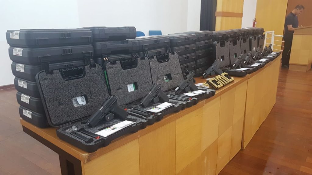 Entrega de armas para a segunda turma da Guarda Municipal é realizada em Cascavel