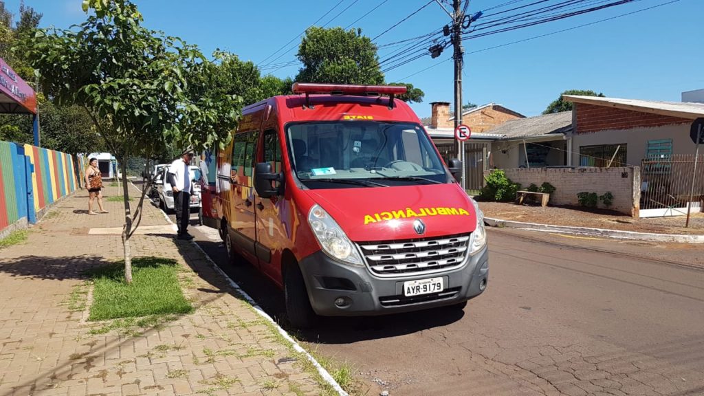Criança fica ferida ao sofrer queda no Guarujá