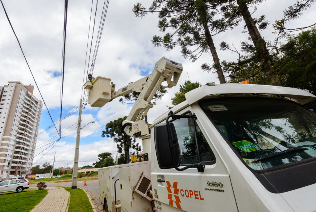 Justiça condena Copel a ressarcir cliente que teve duas TV’s danificadas por conta de descarga eletrostática