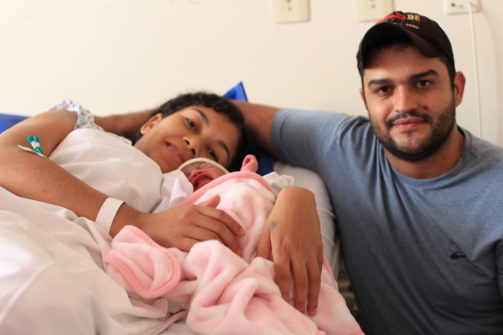 ‘Minha filha foi premiada’, diz pai de bebê nascido em 29 de fevereiro