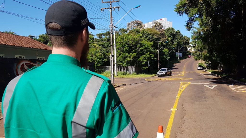 Rotatórias: motoristas são orientados na Rua Manaus