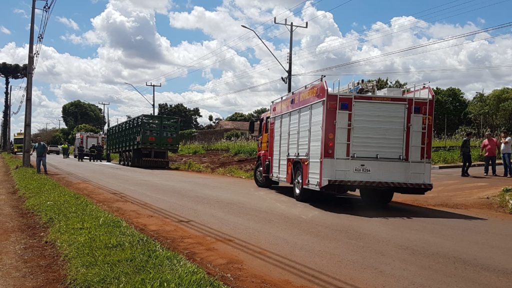 Princípio de incêndio em carreta mobiliza Bombeiros a Santa Tereza do Oeste