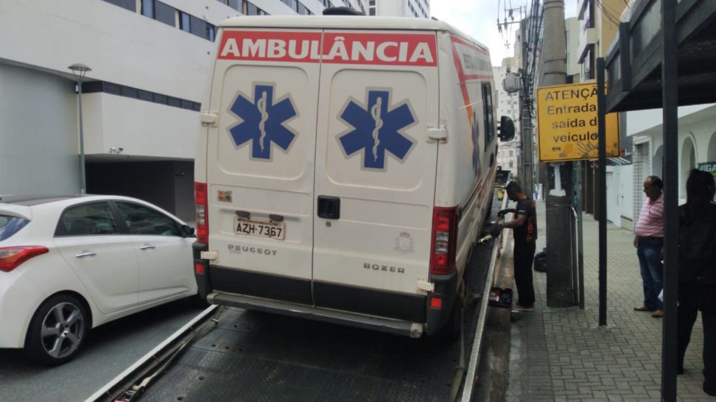 Ambulância quebra e paciente espera 5 horas por transporte; Samu diz que endereço estava errado
