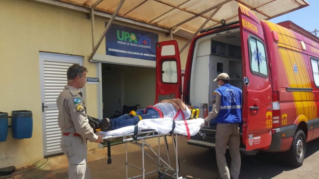 Ciclista é encaminhado ao hospital ao sofrer queda na Av. Carlos Gomes