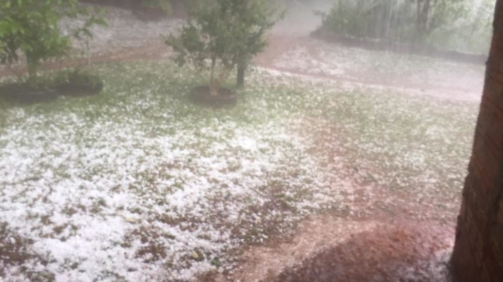 Granizo e vendaval afetam 4.804 pessoas no Paraná