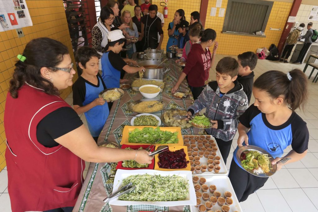 Secretaria Municipal emite nota sobre a merenda escolar; se Governo Federal determinar, distribuição favorecerá cadastrados no Bolsa Família