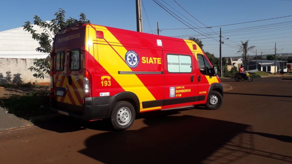 Dois ficam feridos em queda de moto no Bairro Cataratas