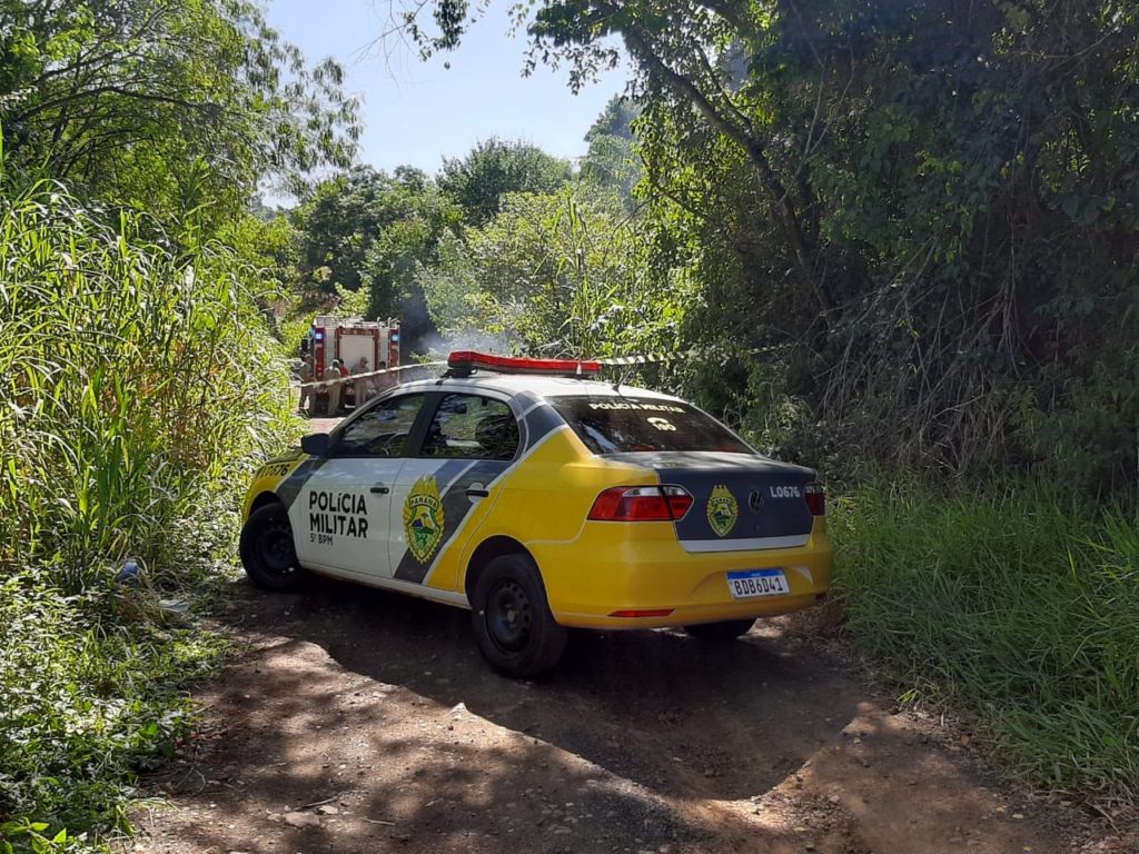 Homem tem corpo envolto com pneus e queimado em Ibiporã
