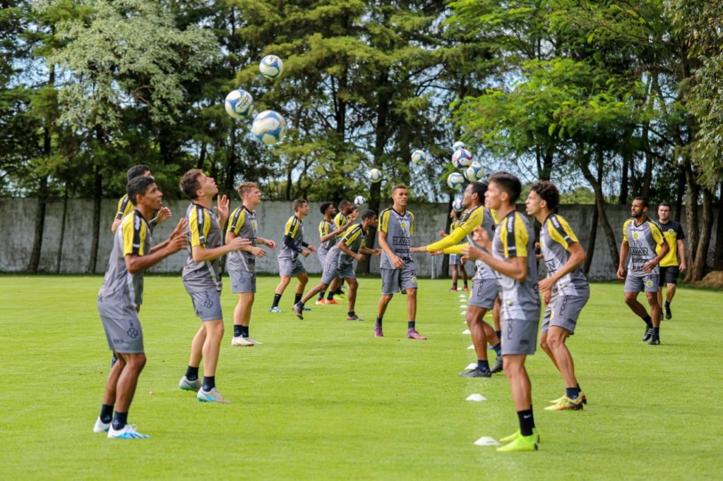Como medida preventiva contra coronavírus, FC Cascavel suspende atividades e libera atletas