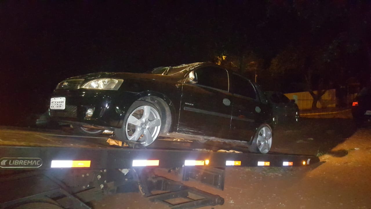 Equipe da Força Rural apreende veículo Corsa capotado após acompanhamento tático no Loteamento Siena Imagem referente a Equipe da Força Rural apreende veículo Corsa capotado após acompanhamento tático no Loteamento Siena