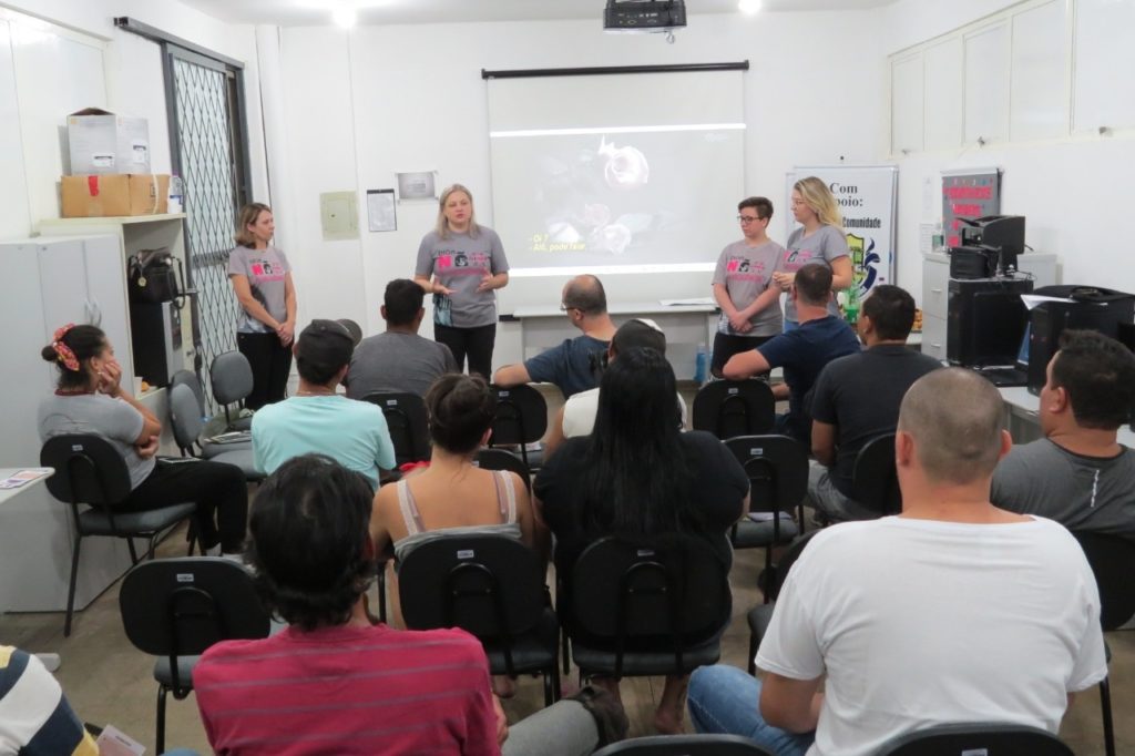 Egressos do Patronato Penitenciário participam de palestra sobre violência doméstica e familiar contra mulheres Egressos do Patronato Penitenciário participam de palestra sobre violência doméstica e familiar contra mulheres