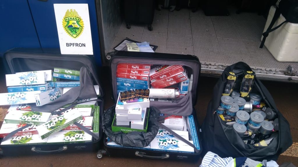 BPFron apreende contrabando em ônibus durante Operação Hórus em São Miguel do Iguaçu