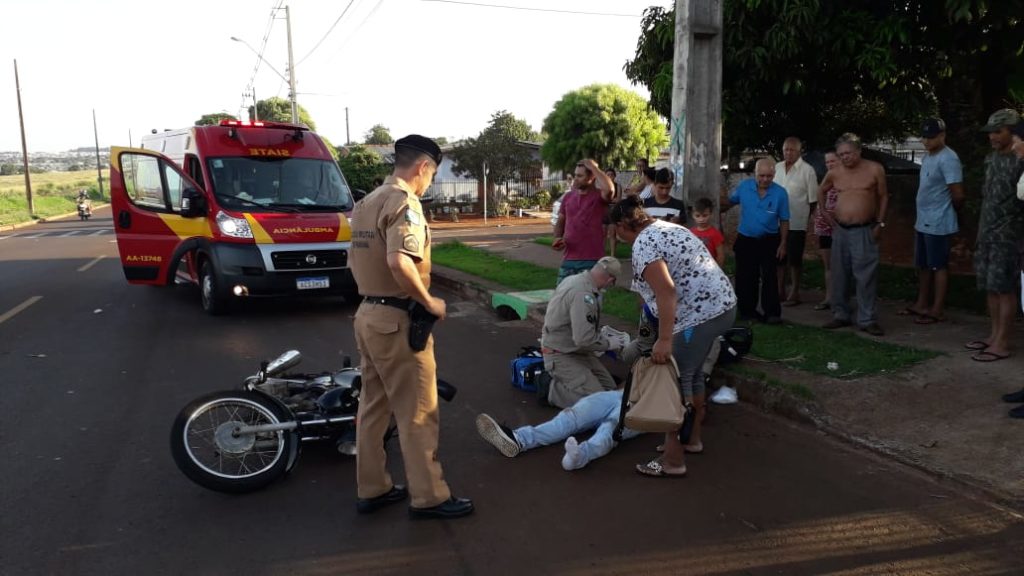 Motociclista se fere em colisão contra carro na Avenida das Pombas