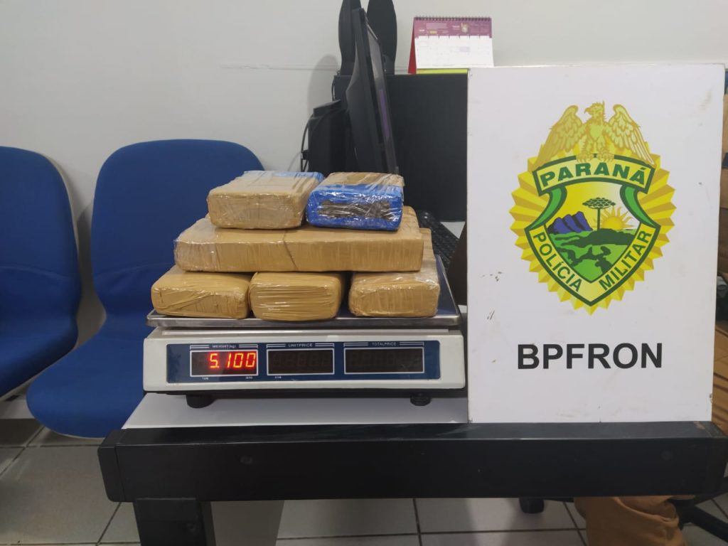 Durante fiscalização a ônibus na BR-277, BPFron encontra mochila com tabletes de maconha em São Miguel do Iguaçu
