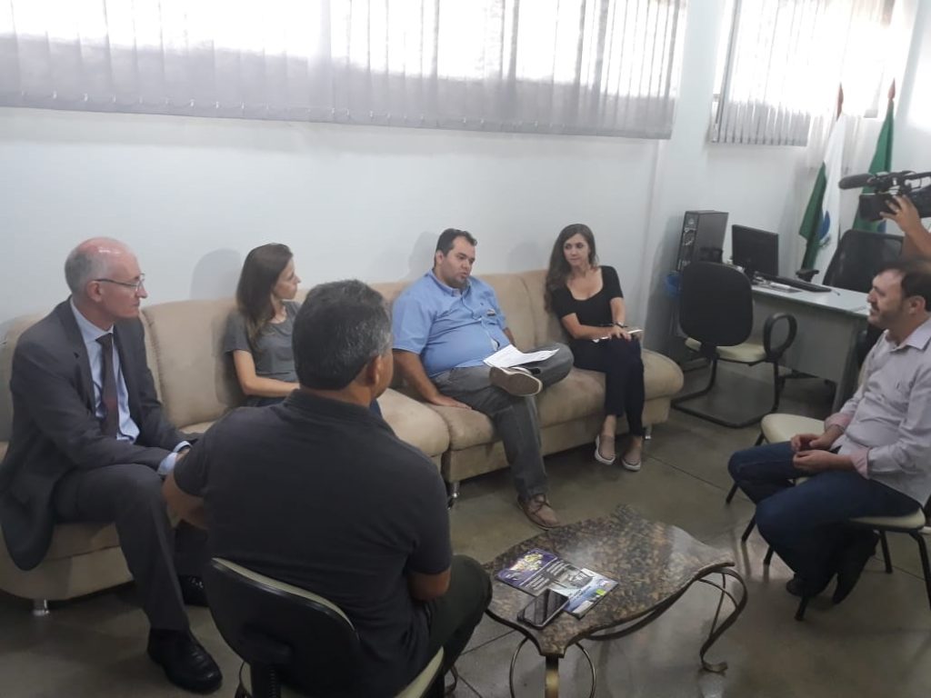Prefeitura se reúne com empresas do transporte coletivo em busca de solução para a greve