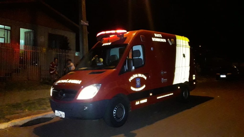Adolescente fica ferido em colisão entre carro e bicicleta no Santa Felicidade