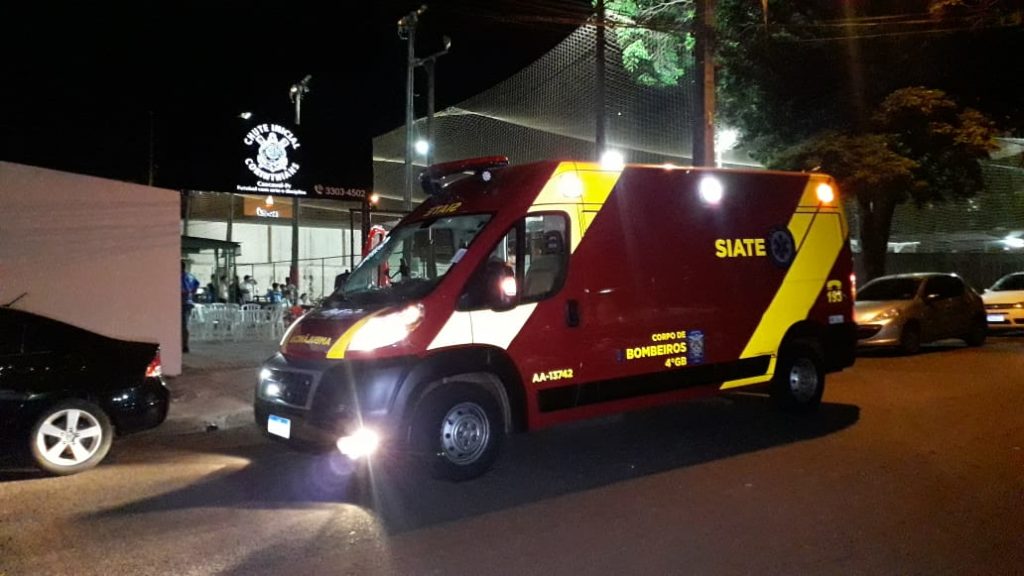 Jovem fratura braço em prática esportiva no Centro