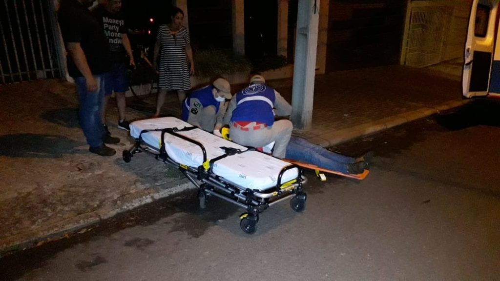 Ciclista fica ferido ao sofrer queda e é socorrido pelo Siate no Parque São Paulo