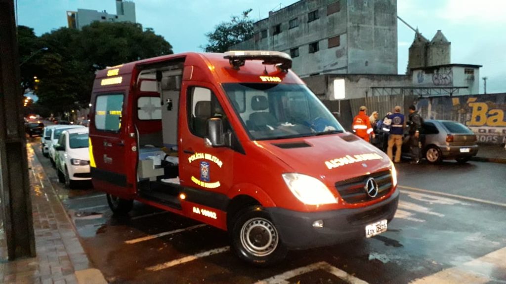 Siate atende mulher que se envolveu em batida de trânsito no Centro