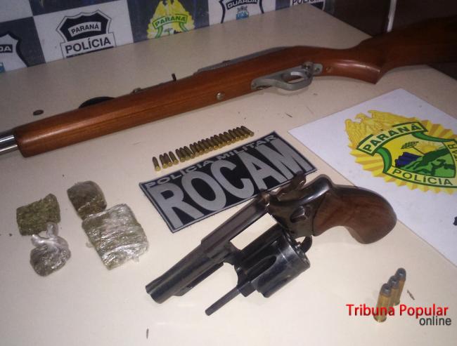 Homem é preso pela ROCAM com maconha, revólver e rifle em Foz do Iguaçu Imagem referente a Homem é preso pela ROCAM com maconha, revólver e rifle em Foz do Iguaçu