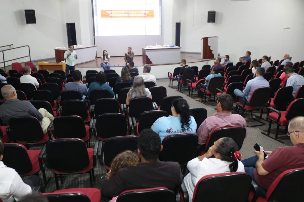 “Nosso amor precisa ir muito além do abraço”, diz pastor após reunião sobre o coronavírus