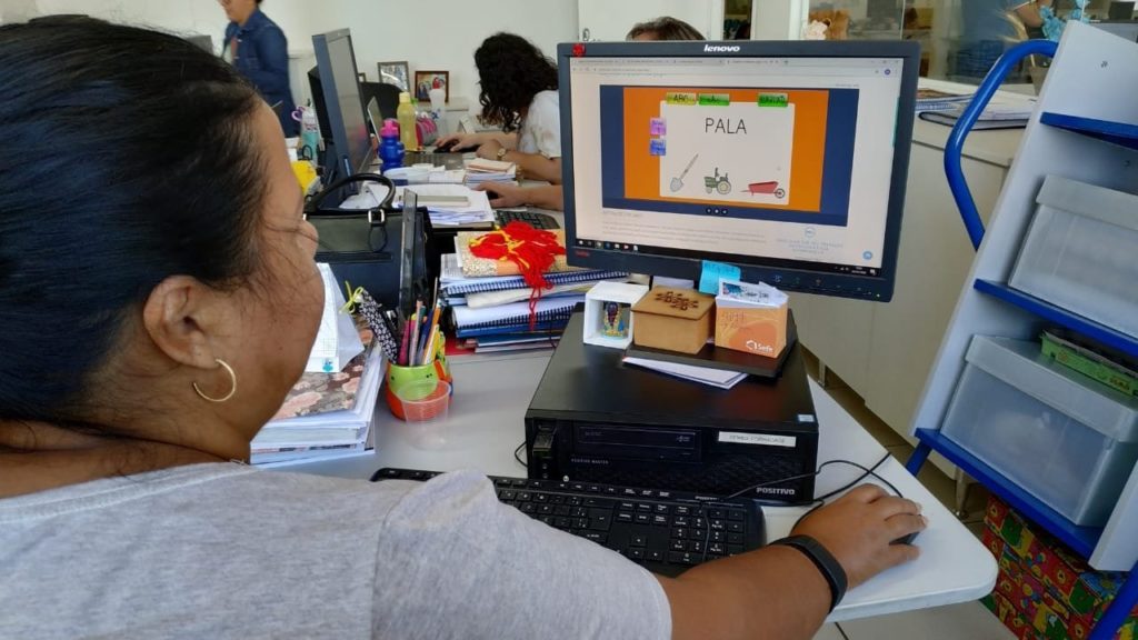 Semed desenvolve atividades educativas para alunos que estão em casa