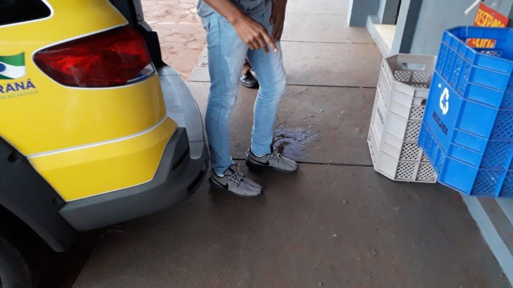 Com mandado de prisão, homem é detido pela PM; porções de maconha e cocaína foram apreendidas