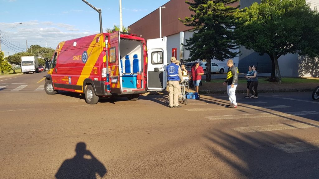 Siate socorre mulher ferida em colisão de trânsito na Rua Rio da Paz