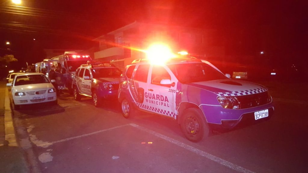 Forças de segurança saem às ruas para fiscalização do toque de recolher em Cascavel
