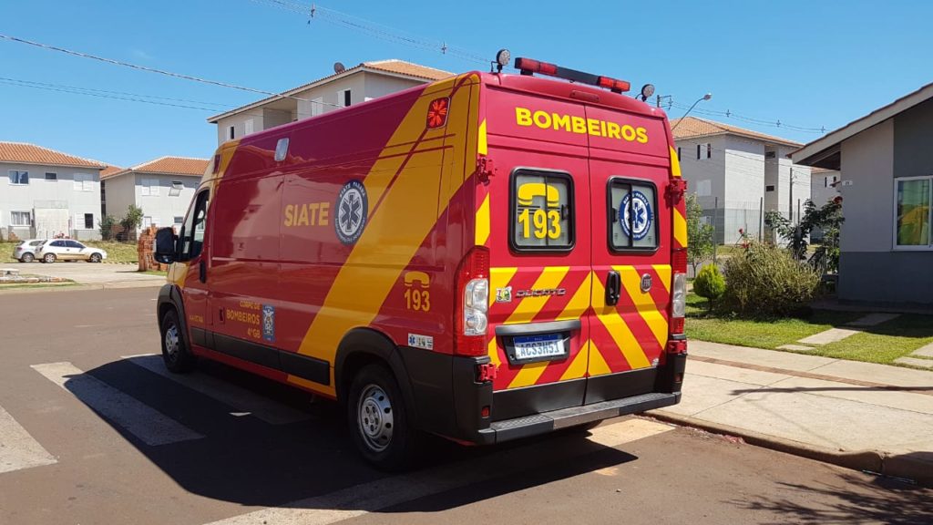 Menina de um ano cai de cama no Conjunto Riviera e é socorrida pelo Siate